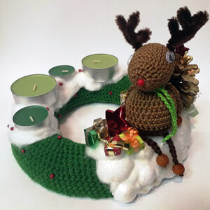 Alternative view of Kvačkani namizni venček z jelenom