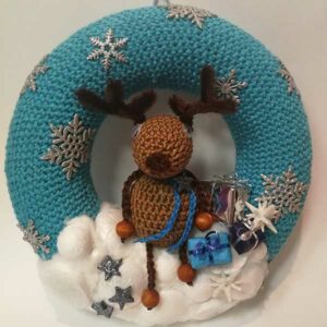 Kvačkan adventni venček za na vrata z jelenčkom