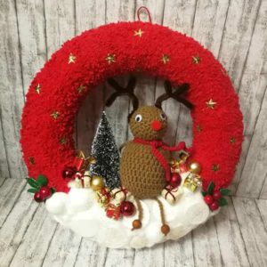 Kvačkan adventni venček za na vrata z jelenčkom