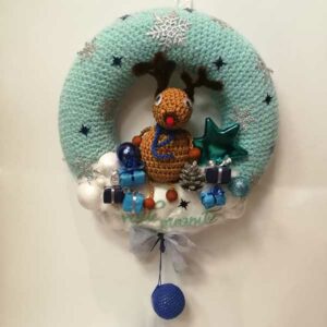 Kvačkan adventni venček za na vrata z jelenčkom