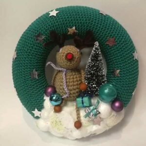 Kvačkan adventni venček za na vrata z jelenčkom